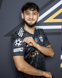 Yeni mövsüm, qara, ÇL logolu